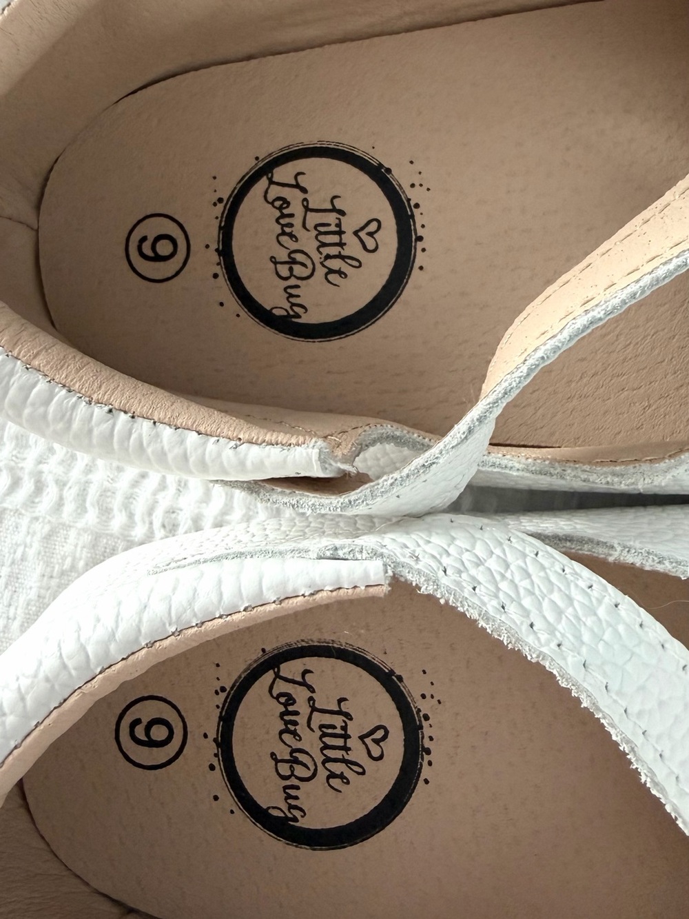 Little Love Bug - Olivia Classic White Girls Mary Jane Shoes - Picture 2 of 5